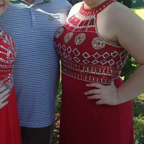 Red prom dress - Picture 5 of 6